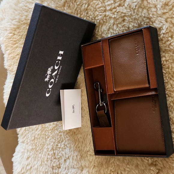 NWOT IOB Coach Men's Saddle Tan Wallet & Key Ring Boxed Set ๐๐ - Picture 16 of 16